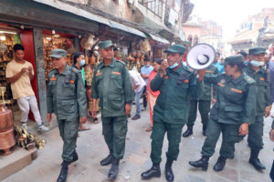 महानगरले दियो असन क्षेत्रका फुटपाथको सामान खाली गर्न भोलिसम्मको समय