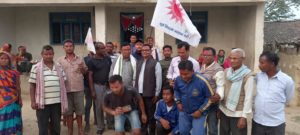 प्रदेशसभा उम्मेदवार चौधरी मतदाताकाे घरदैलाेमा, दिए विकासका आश्वासन