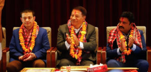 काठमाडौं–१ बाट निर्वाचित प्रकाशमान सिंहले बुझे प्रमाणपत्र