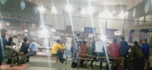 महोत्तरीमा मतपेटिकाभित्र मतदाताको पत्र