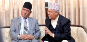 नेकपा फुटेपछिको ओली र प्रचण्डबीच पहिलो टेलिफोनमा कुराकानी
