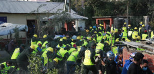 उठिवासको त्रासमा थापाथली : रातभर जाग्राम, दिनभर धर्नामा