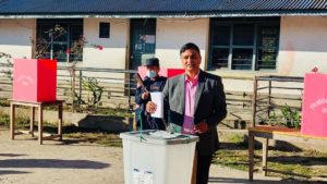 एमाले सचिव भट्टराईले ताप्लेजुङबाट गरे मतदान