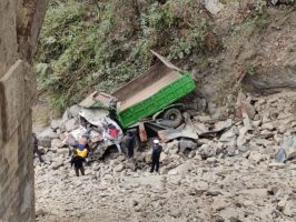 पुलबाट ट्रक खस्दा एकको मृत्यु