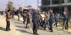 धनगढीमा आठ राउन्ड हवाइ फाएर र अश्रु ग्यास प्रहार