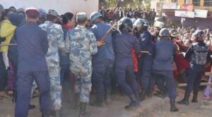 स्थानीय र प्रहरीबीच झडप हुँदा कैलालीको हरैया तनावग्रस्त