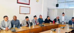 सांसदको शपथ नलिएका महेन्द्रराय सिंहदरबारको बैठकमा