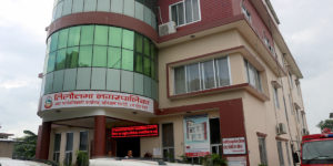 नगरपालिकाका कर्मचारीमाथि कार्यकक्षमै हातपात