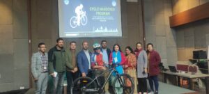 एनआरएनए चाइनाद्वारा विश्व साइकलयात्री महर्जनलाई सहयोग