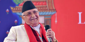 “गोलघरमा छँदा चुरोटको खोलमा कविता लेख्थेँ ” : ओली