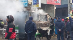 बौद्ध–सुन्धारा रुटमा चल्ने टेम्पो आगलागी