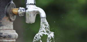 चिसोले पानीको धारामै हिउँ जम्न थाल्यो