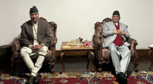 प्रचण्डलाई भेट्न बालुवाटार पुगे सभापति देउवा