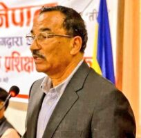 मुलुक समस्याको भुमरिमा छ, ताली र सस्तो कुरामा नअलमलीऔं : कमल थापा