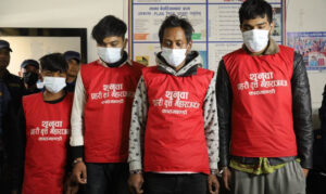 बालाजु बसपार्कको मोबाइल पसल लुटने थप ७ पक्राउ