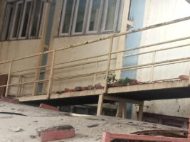 वीर अस्पतालको पर्खाल भत्किंदा बिरामी कुर्न बसेका चारजना घाइते