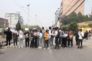 एनओसीविरुद्ध विद्यार्थी उत्रिए सडकमा (फोटो फिचर)