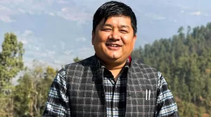 उपनिर्वाचन : चितवन–२ मा जितनारायण श्रेष्ठले उम्मेदवारी दर्ता