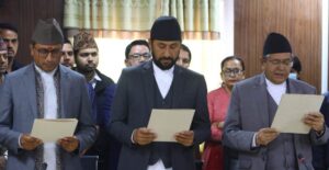 नवनिर्वाचित सांसदद्वय रवि लामिछाने र स्वर्णिम वाग्लेले शपथ