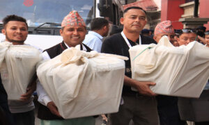 मतगणना सुरु गर्न चितवनमा सर्वदलीय बैठक बाेलाइयाे, ८ बजे बस्ने