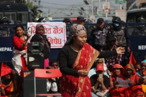 मिटरब्याज पीडितको संघर्षमा शिल्पी थिएटरको सडक नाटक (फोटो फिचर)