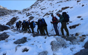 नेपाली सेनाको टोलीबाट सगरमाथा हिमालको सफल आरोहण