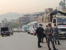 पूर्वीनाका साँगाबाट यातायातका साधनलाई उपत्यका प्रवेशमा रोक