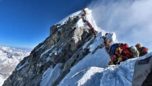यस वर्ष सगरमाथा आरोहणमा ११ आरोहीले ज्यान गुमाए