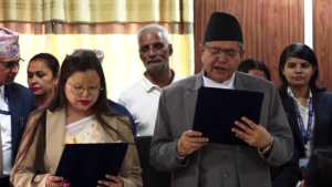 एसिड पीडित कंसाकारद्वारा रास्वपा सांसदको पद तथा गोपनियताको सपथ