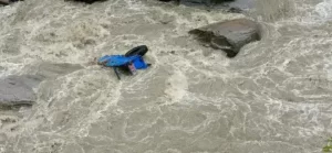 खोलाले ट्याक्टर बगाउँदा चालक बेपत्ता