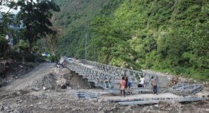 दुई हप्तामै जडान भयो भुरुङ्गखोलामा बेलीब्रिज