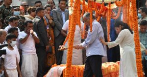 पशुपति आर्यघाटमा सीता दाहालको अन्त्येष्टि (तस्बिरहरु)