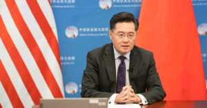 कहाँ गए चिनियाँ विदेशमन्त्री?