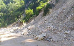 गण्डकीका केही सडक र पुल आयोजना वर्षौँदेखि रुग्ण