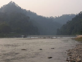 दोमुखामा पर्यटकको लर्को