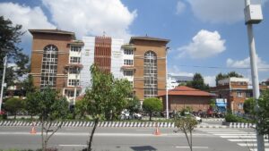 काठमाडौं जिल्ला अदालत परिसरबाट हत्कडीसहितका थुनुवा फरार