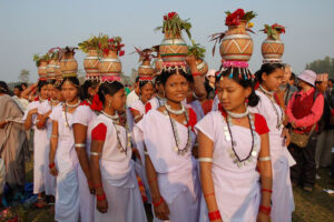 लोप हुँदै थारु समुदायको ‘सज्ना’ गीत