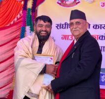 गाङछेँपो हिमाल आरोहण गर्ने पाँच आरोही ओलीद्वारा सम्मानित
