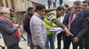 भौतिक पूर्वाधारमन्त्री ज्वालाद्वारा सडक र पुल अनुगमन