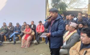 जनताका गुनासा सुन्दै महामन्त्री थापा