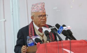 ओलीले हामीलाई सिध्याउने षड्यन्त्र गरिरहेका छन्ः माधव नेपाल