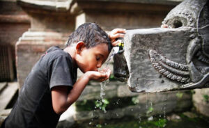काभ्रेमा पानीका मुहान जोगाइँदै