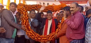 रौतहटमा ओलीलाई १०१ किलोको मालाले स्वागत