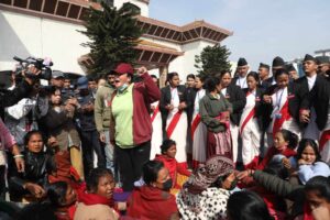 संसद भवन परिसरभित्र प्रवेश गरे लघुवित्त पीडितहरू
