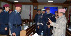 दबाब र प्रभावमुक्त भएर काम गर्न प्रहरी अधिकारीलाई उपप्रधानमन्त्री श्रेष्ठको निर्देशन