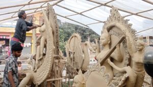 सरस्वतीको मूर्ति बनाउन भ्याइनभ्याइ