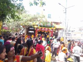 महाशिवरात्रि पर्वका अवसरमा हेटौँडाको पशुपति मन्दिरमा दर्शनार्थीको घुइँचो