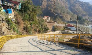 पर्यटकीयस्थल गलेश्वरमा फुटपाथसहितको सडक निर्माण