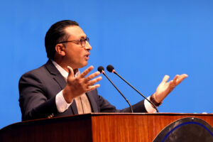 विकासको स्पष्ट प्राथमिकता निर्धारण हुनुपर्छः डा. वाग्ले