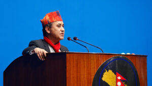 प्रचण्डलाई विश्वप्रकाशको प्रश्न– धोका खाएकाहरू एक ठाउँमा उभिए तपाईको हालत के होला ?